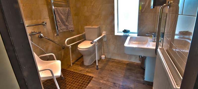 Photo of the accessible loo.