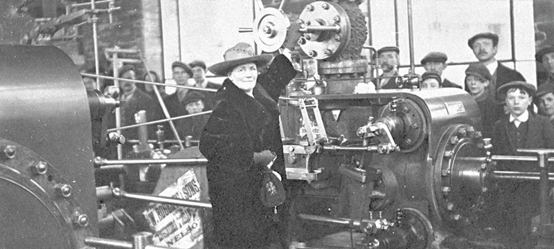 Image from 1920s showing women at the Bancroft Mill.