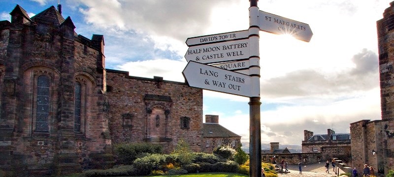 Photo of Edinburgh Castle.