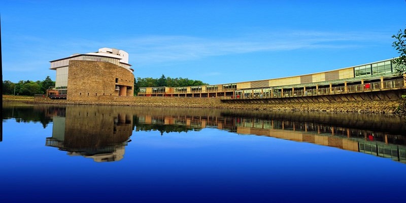 Loch Lomond Shores.