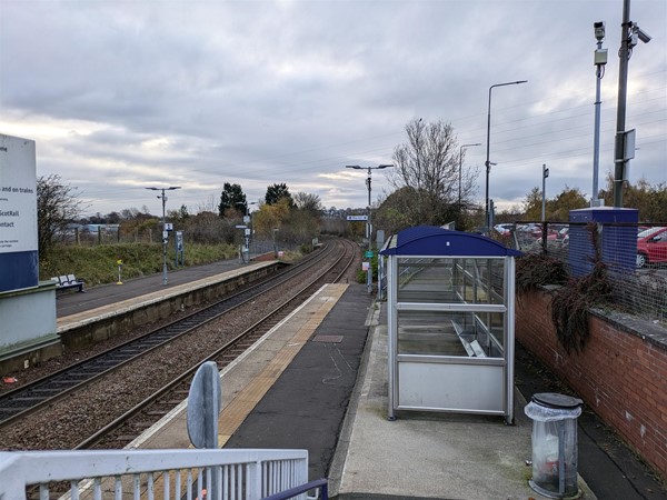 Image of shelter on the platform