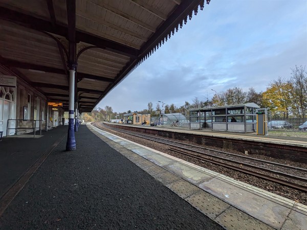 Image of platform edge