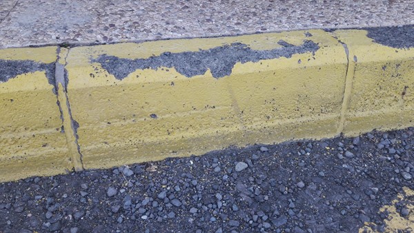 Full sized kerb in Maspalomas.