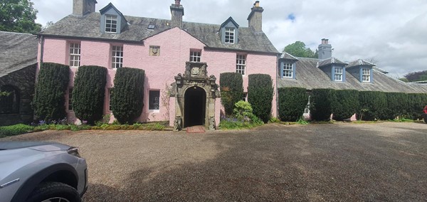 Image of the main hotel entrance.