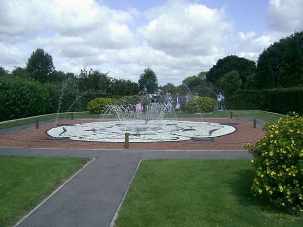 Picture of Breezy Knees Garden