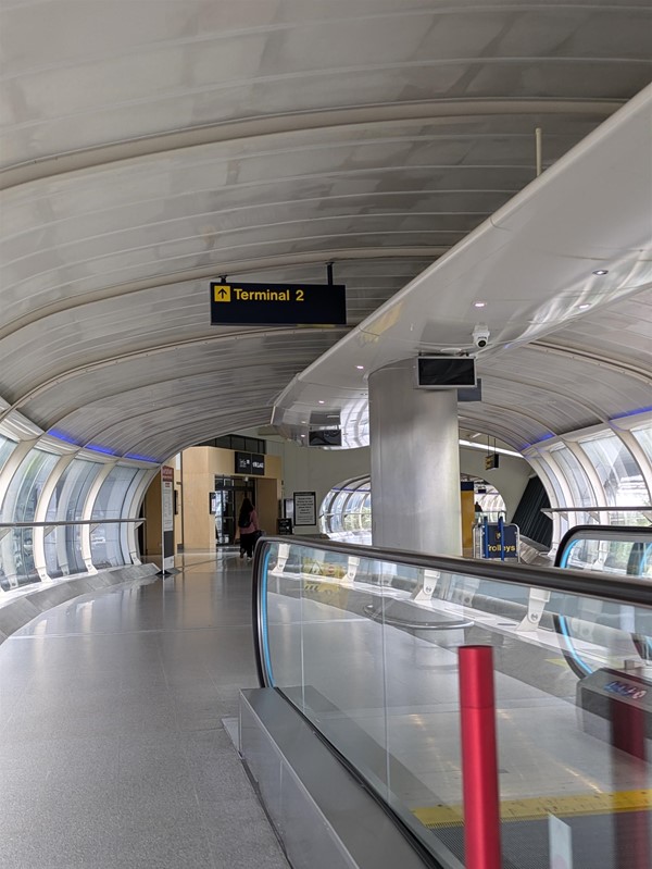 Image of the corridor to Terminal 2