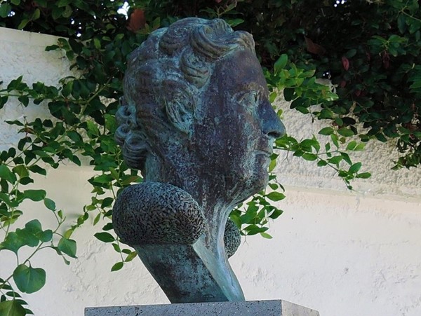 Agatha Christie bust