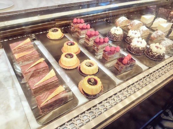 Picture of The Counter at the Delaunay