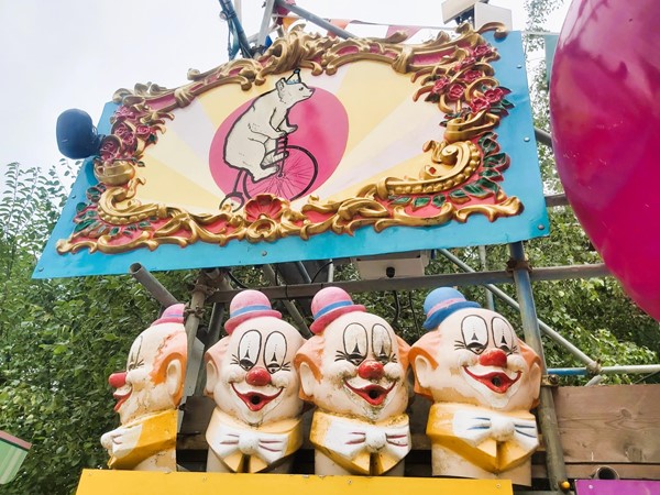 Image of a fairground attraction