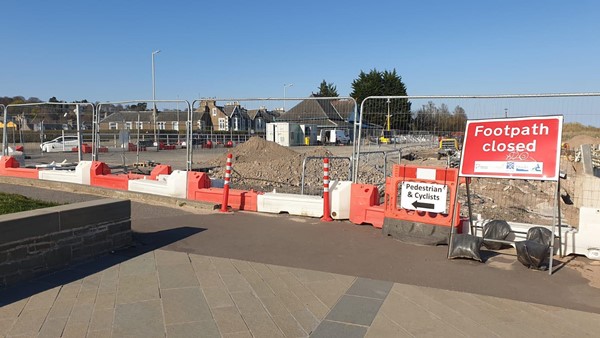 Picture of footpath closed signage