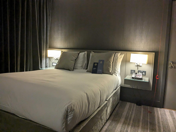 Image of bed in the accessible room