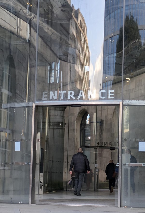 Image of accessible entrance to Manchester Central Library