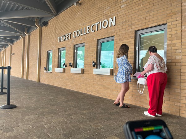 Image of the ticket office.