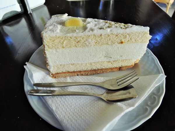 Lemon cake