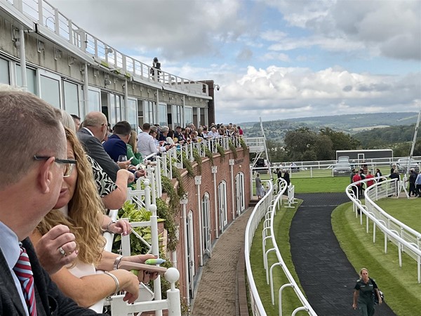 Image of a racecourse