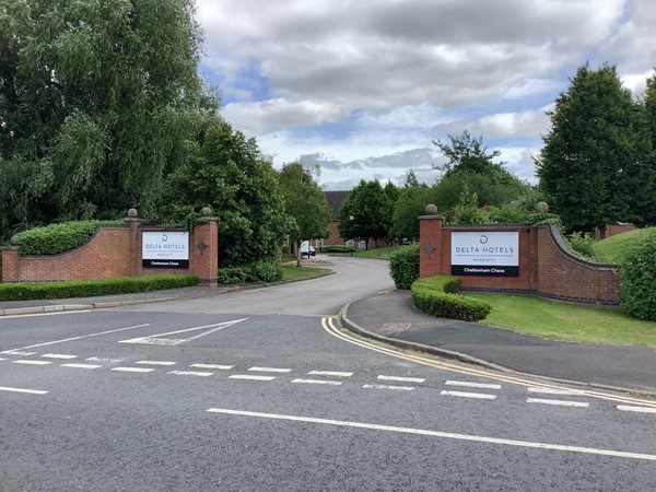 Picture of the road entrance to the hotel