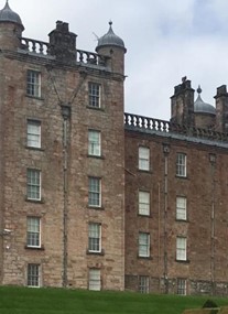 Drumlanrig Castle