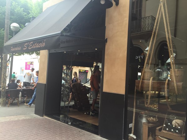 Picture of Panaderia D'Estacio - Front of the Bakery