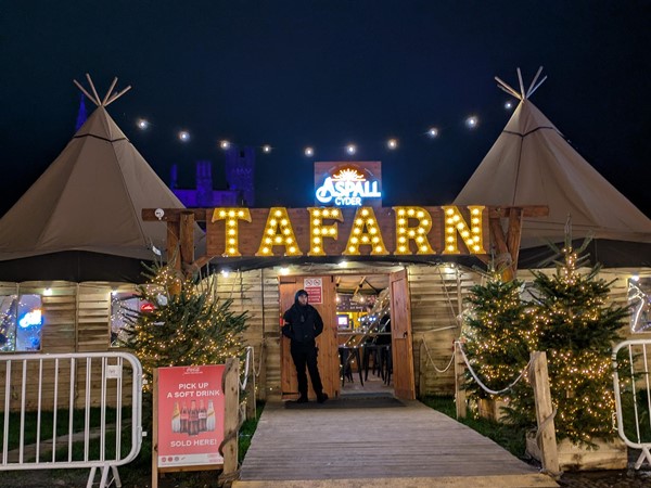 Image of pop-up bar at the Castle