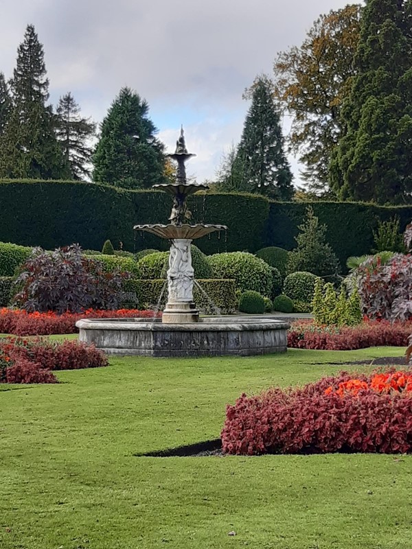 Picture of a fountain in a garden