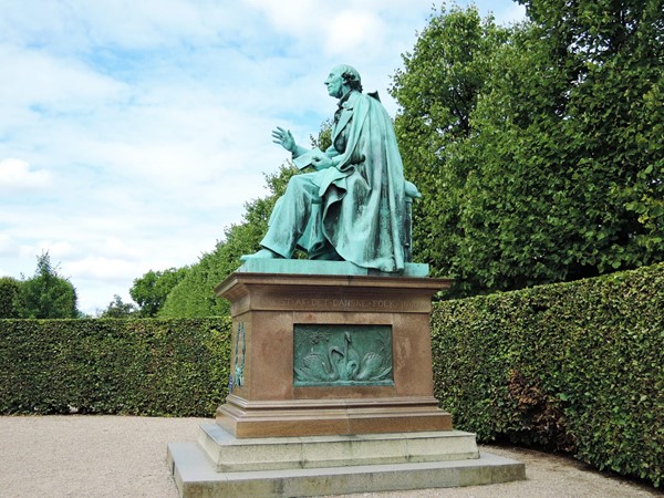 Hans Christian Anderson Statue