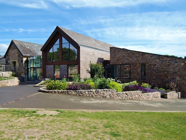 Photo of the visitor's centre.