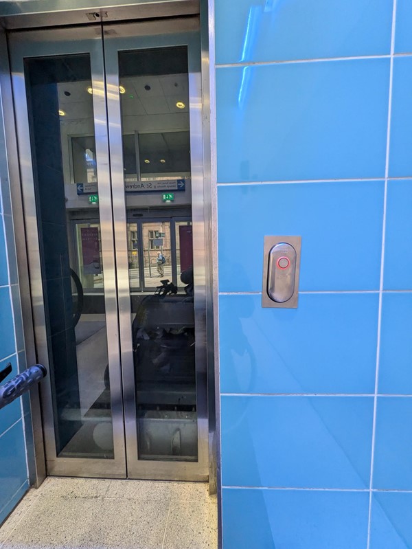 Image of the lift button