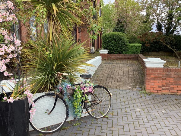 A good ramp is available next to steps to help you get up to the front entrance