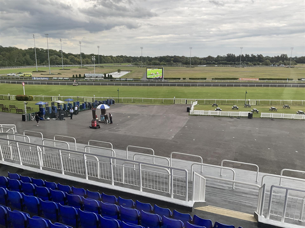 Image of a racecourse