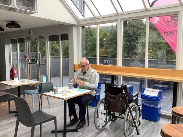 The cafe is also very clean, plenty of seating areas, even outdoors if weather permits but it is cardboard cups they prefer to use, holding a decent enough cup of coffee,  drinkable at least.