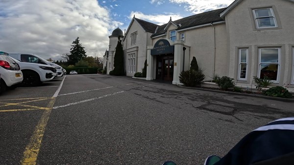 The entrance to the hotel has sliding doors so easy access.