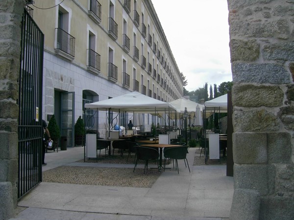 Parador de La Granja - Outside bar/café at Parador de La Granja