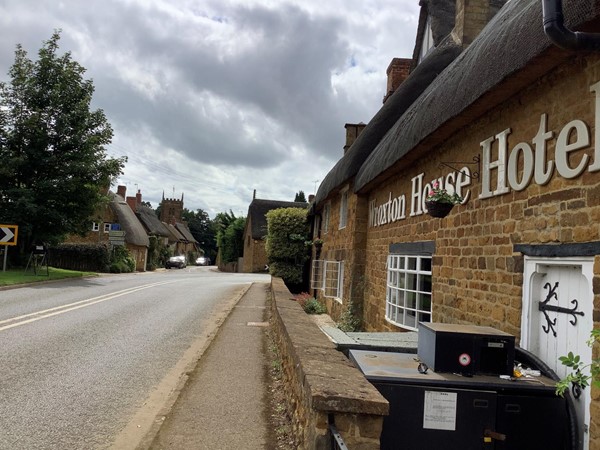 Photo 18 beautiful Wroxton village