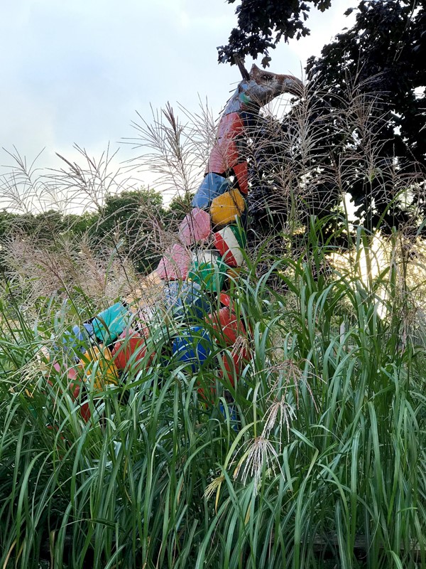 Giraffe sculpture