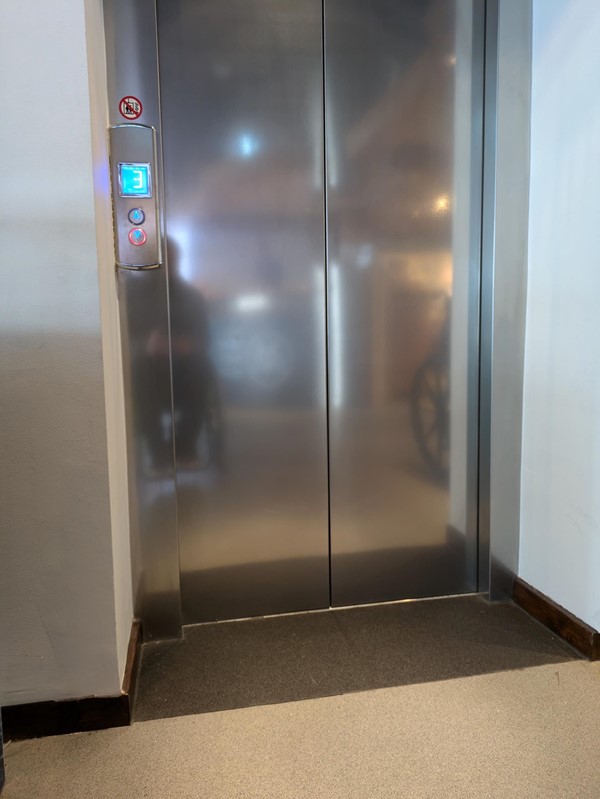 Image of the lift entrance