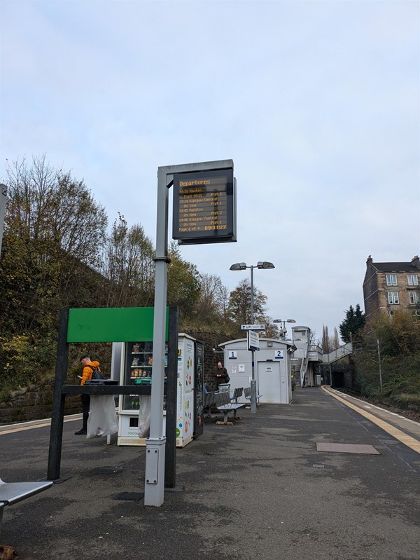 Image of platforms at Mount Florida Railway Station