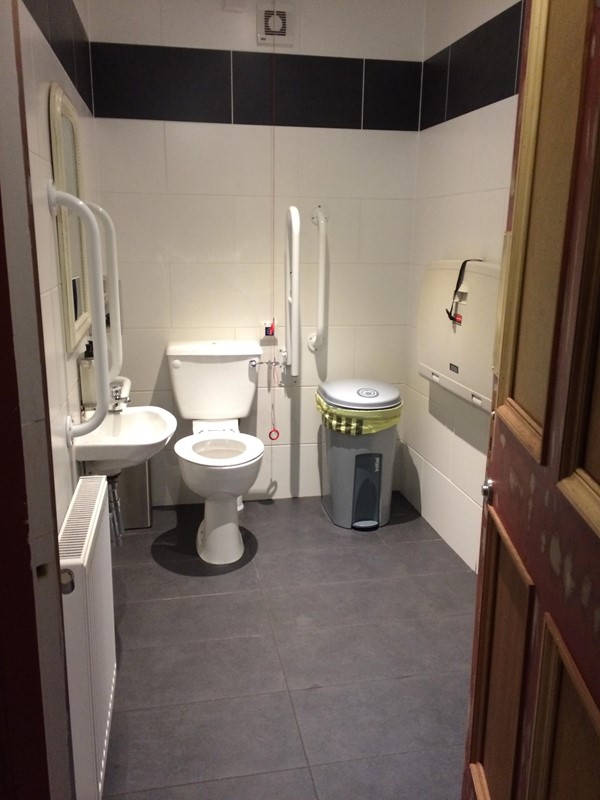 Photo of the accessible toilet.