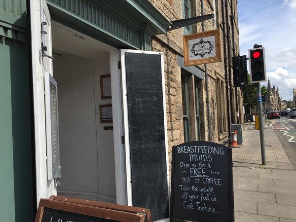 Picture of Cafe Tartine entrance and sign