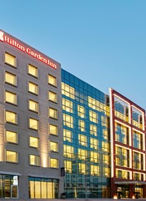 Hilton Garden Inn Dubai, Mall Avenue