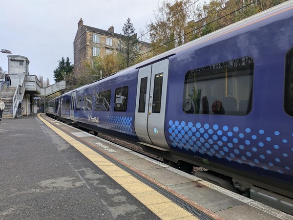 Image of a train at the platform at Mount Florida Railway Station