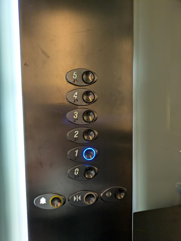 Image of the Braille buttons in the lift