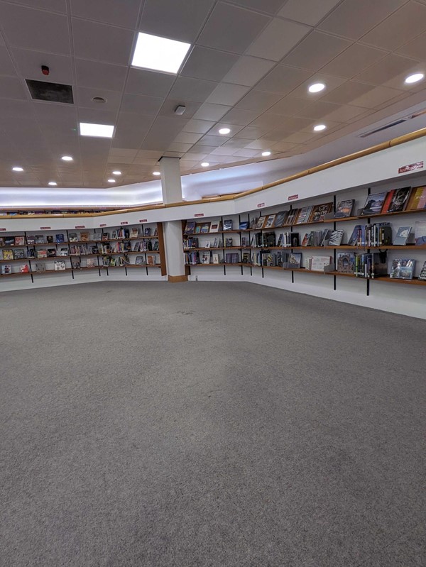 Image of a room with books on shelves