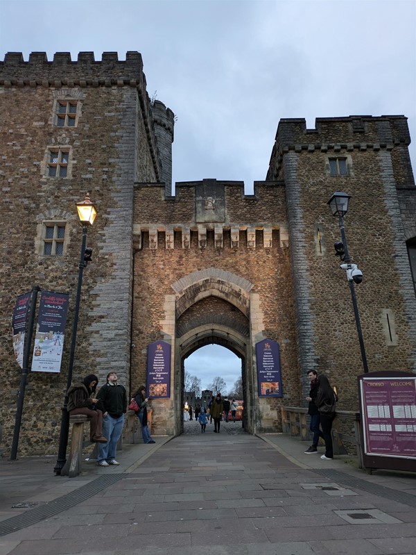 Image of entrance to Cardiff Castle