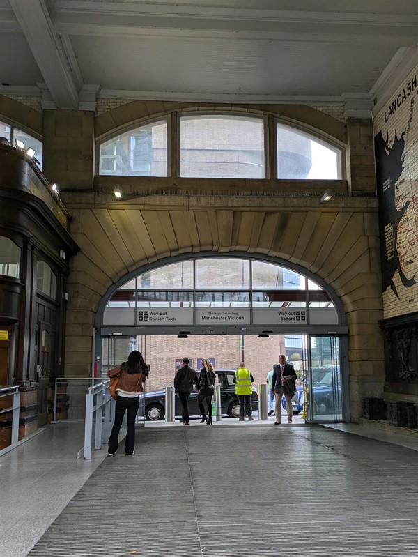 Image of the entrance from inside the railway station.