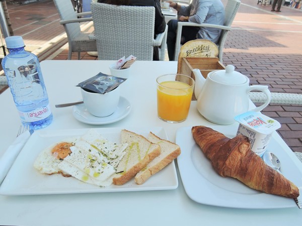 One of the set breakfasts, veggie options