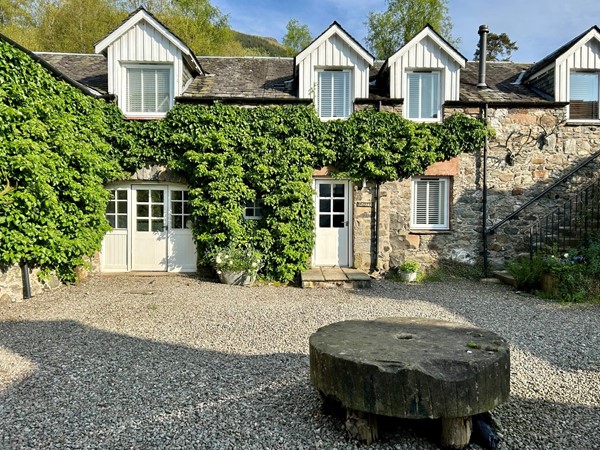 Courtyard at Monachlye Mhor Hotel