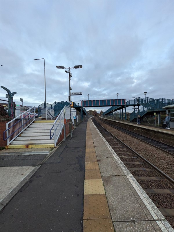 Image of platform edge and steps