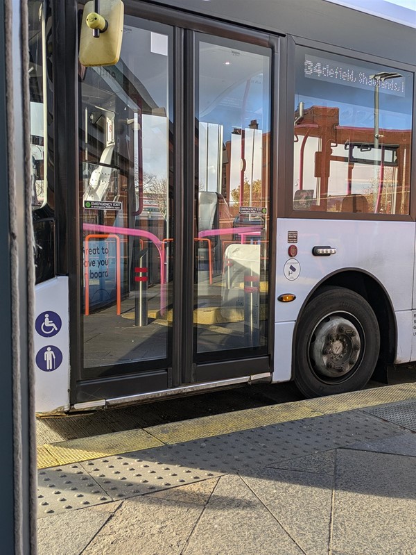 Image of bus a a stance