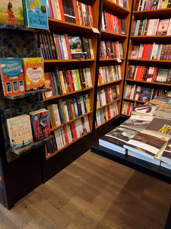 Picture of Waterstone's Clapham Junction - Shelves full of books