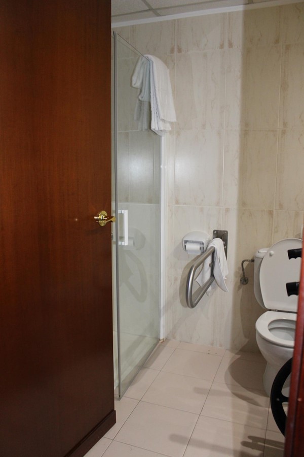 Picture of the Olympus Hotel, Salou - Accessible Bathroom